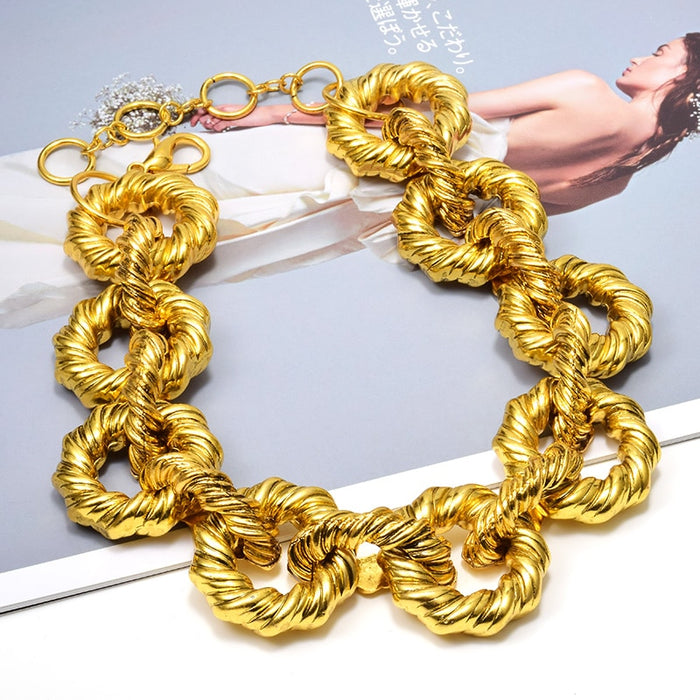 New Arrival Statement Luxury Gold Metal Hoops Necklace Fine Accessories For Women High-end Fashion Trend Exaggerated Necklaces